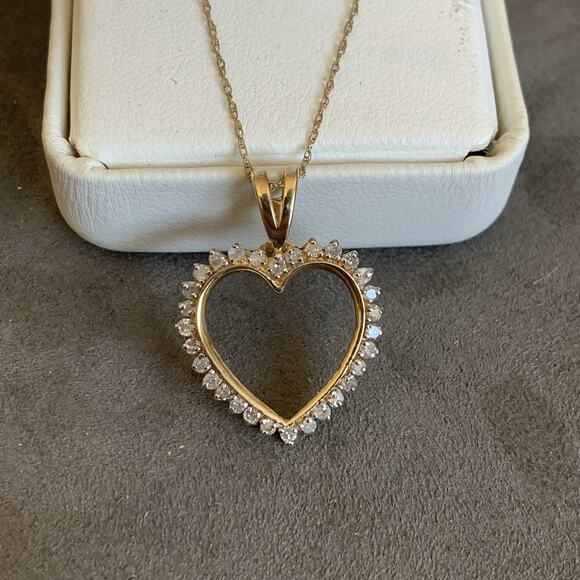 Oroamerica 10K Gold Heart Pendant With Diamonds Yellow Gold & 10k Gold Chain - Picture 1 of 8